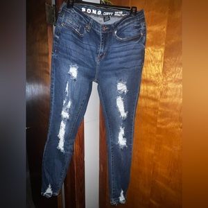 High wasted wripped skinny jeans